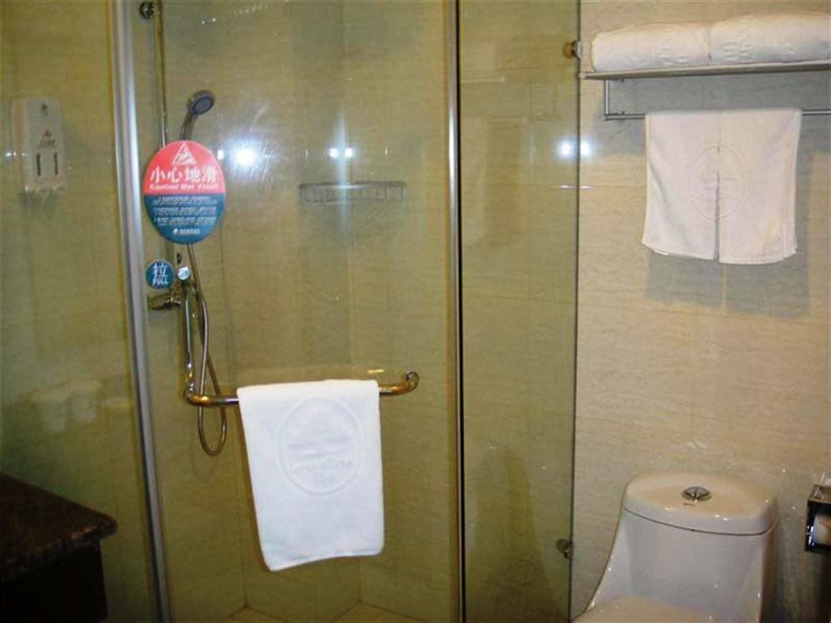 Greentree Inn Shanghai Pudong Airport Huaxia East Road Railway Station Shell Hotel Esterno foto