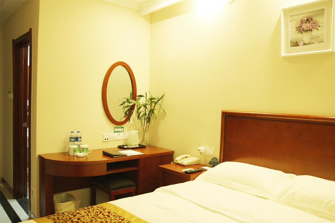 Greentree Inn Shanghai Pudong Airport Huaxia East Road Railway Station Shell Hotel Esterno foto